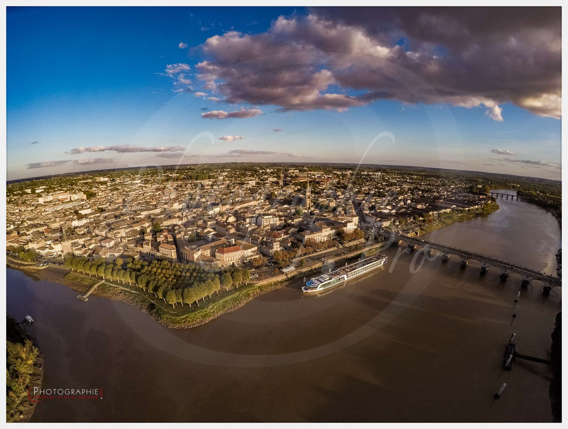 Libourne vue du ciel-4 © by Photographie.Pro