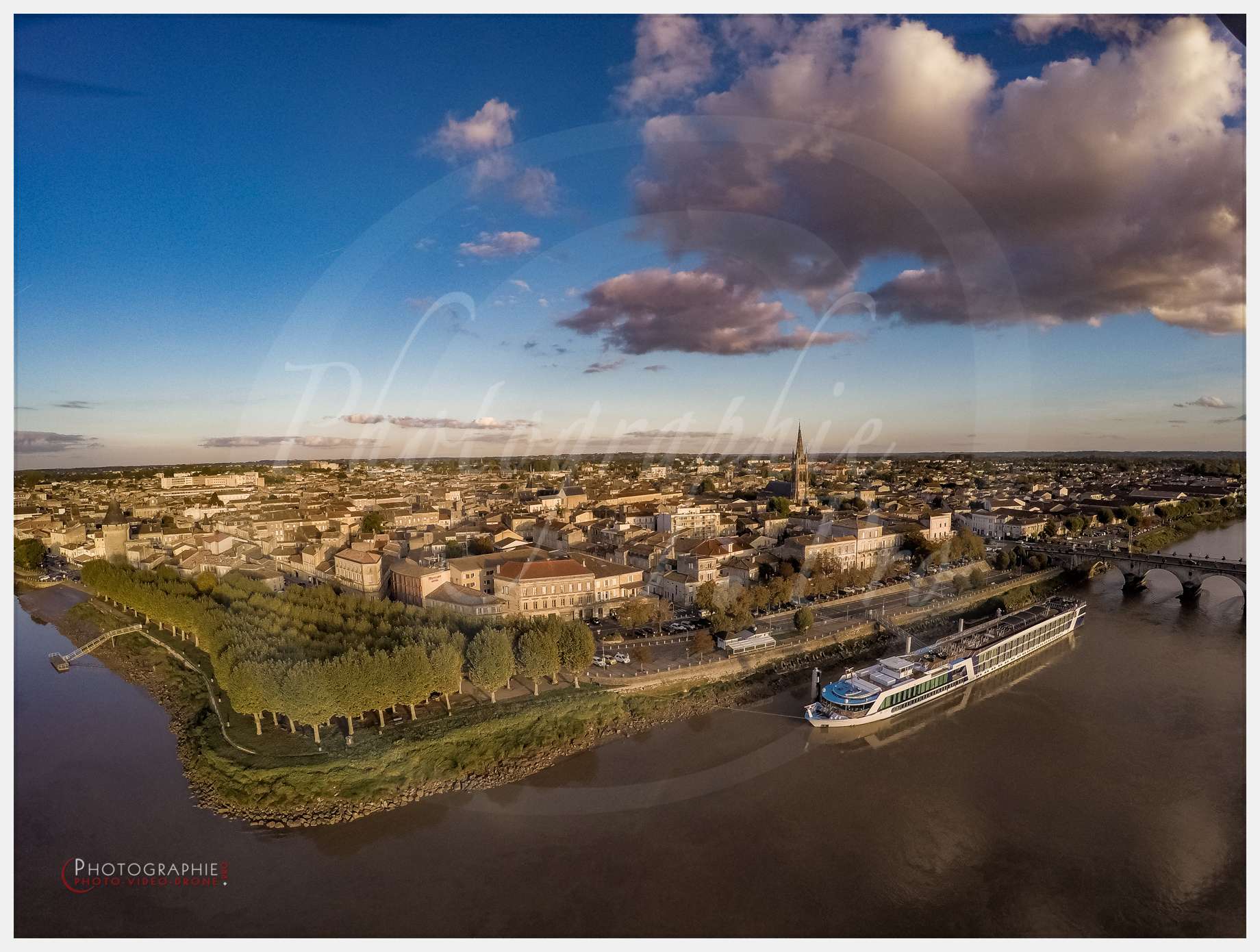 Libourne vue du ciel-3 © by Photographie.Pro