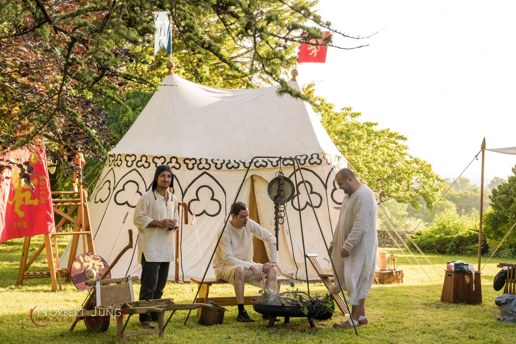 Un Matin Dans Un Camp Du Moyen Age
