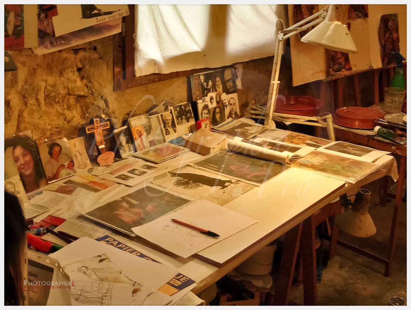 Bernadette CHARVET Peintre L1050486 1 - © by A-la-Vie.com