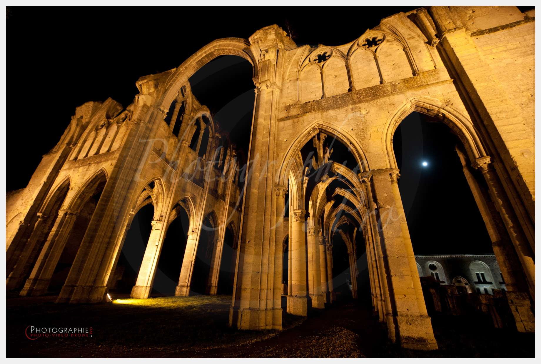 Ruines de l'Abbaye d'Ourscamp © by A-la-Vie.com